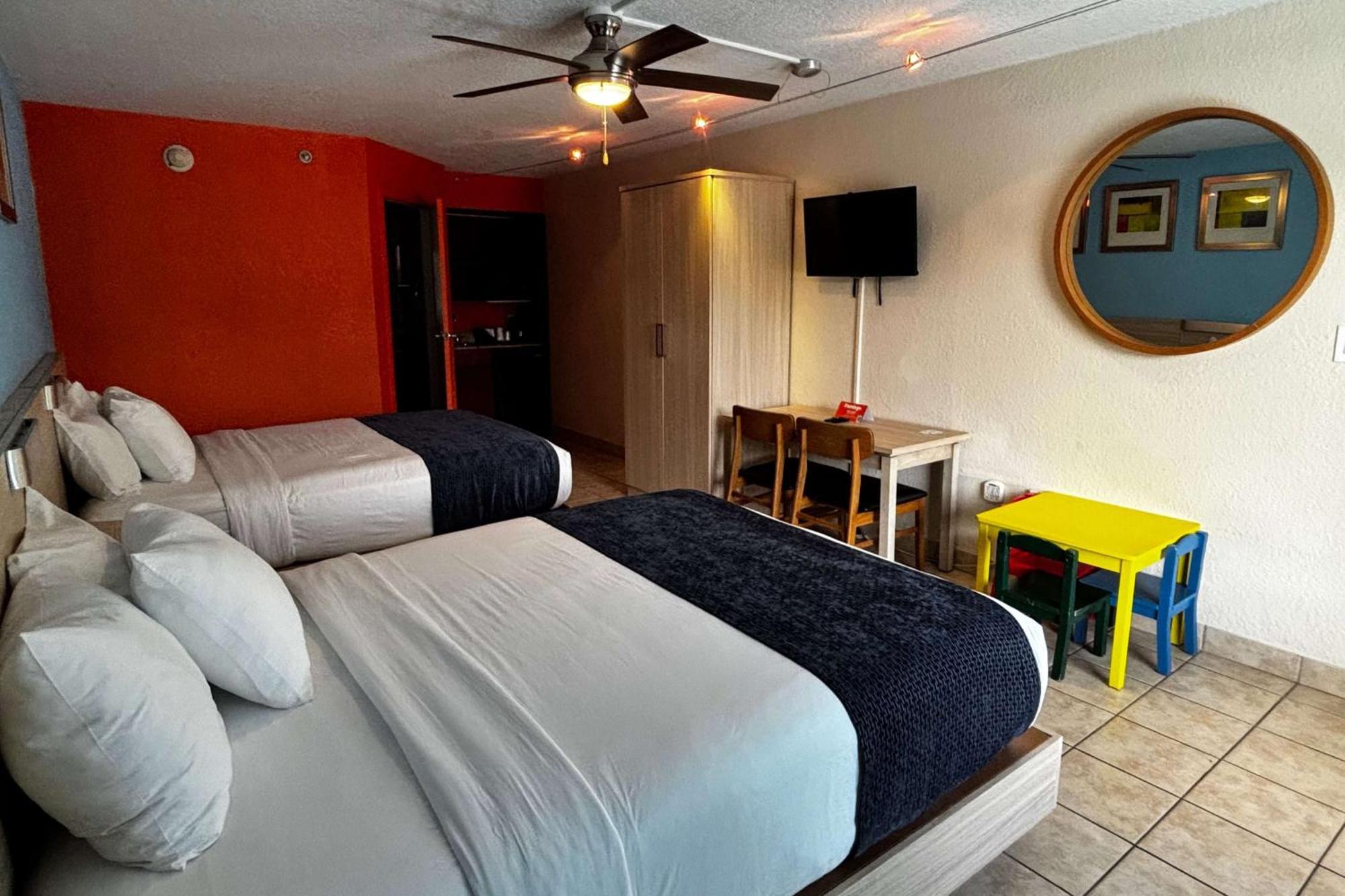 Ramada By Wyndham Flamingo Water Park Hotell Kissimmee Eksteriør bilde