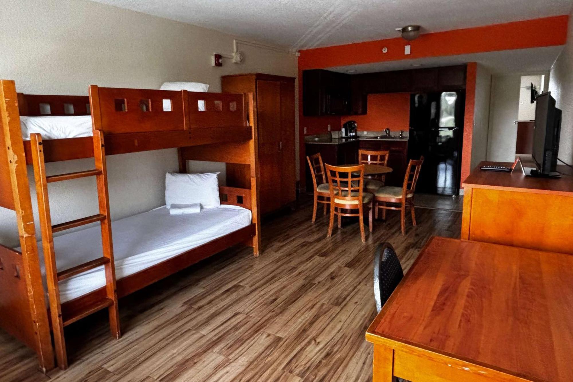 Ramada By Wyndham Flamingo Water Park Hotell Kissimmee Eksteriør bilde